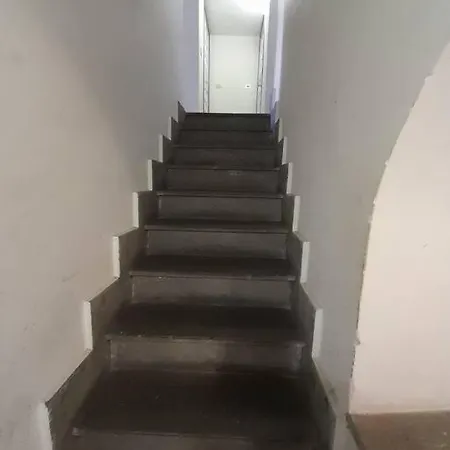 Di Lusso Presso Il Colosseo *