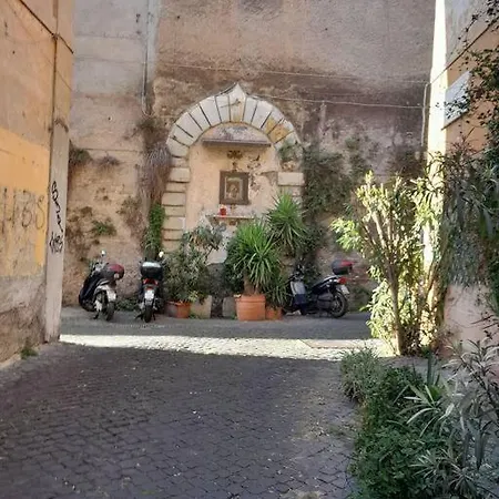 Di Lusso Presso Il Colosseo Roma